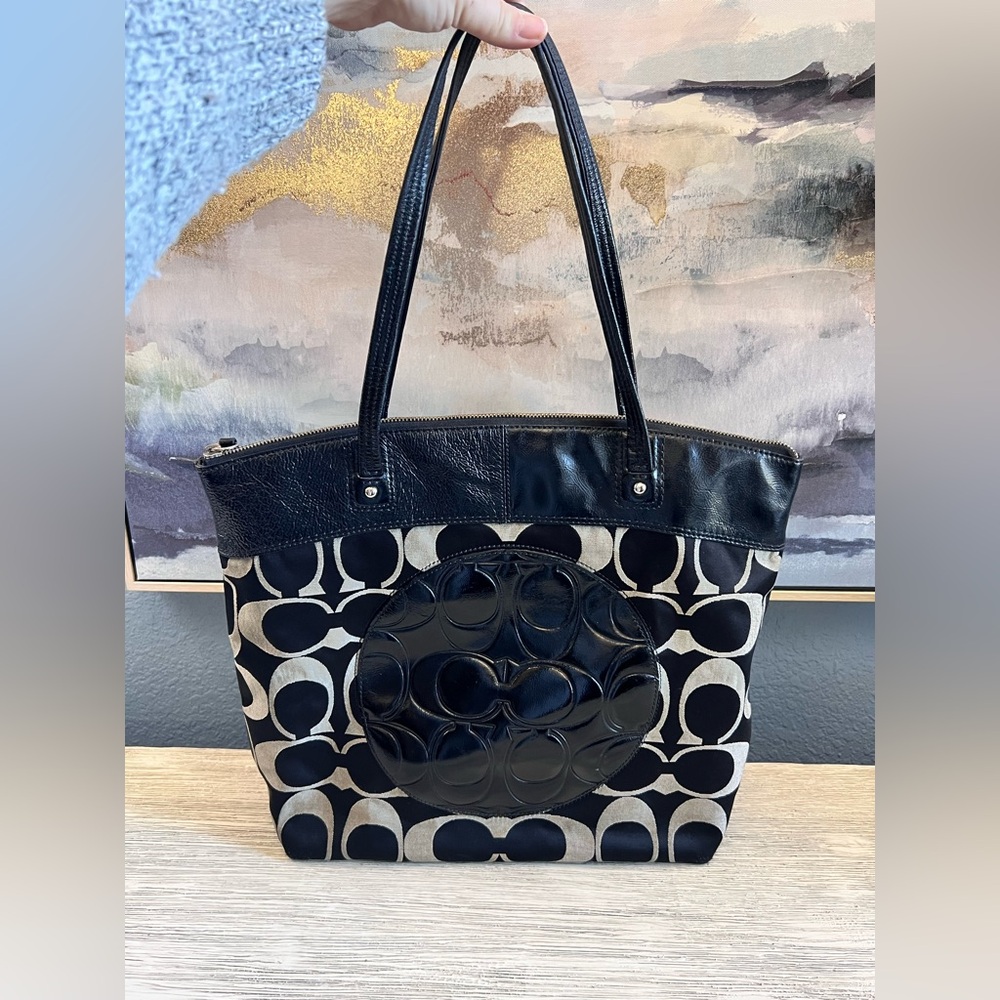 🟣Coach Black and Tan Signature Tote
FINAL PRICE🟣